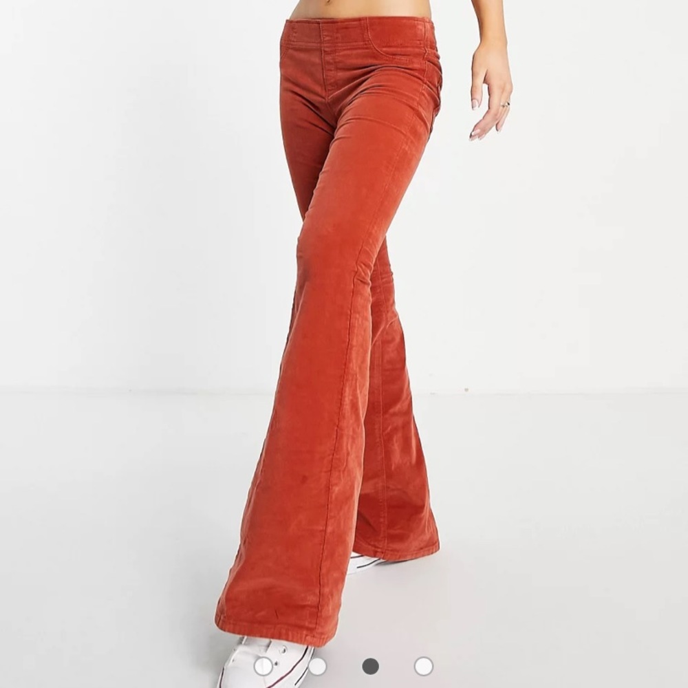 Free People Pull On Flare Cords. Size 27